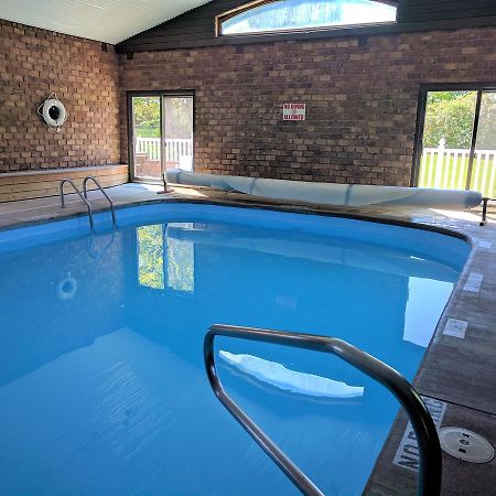 Hop & Vine Inn Fennville 外观 照片