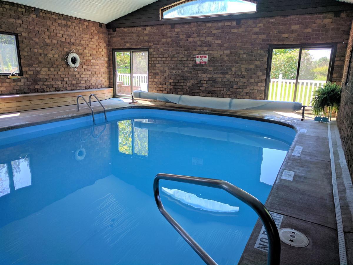 Hop & Vine Inn Fennville 外观 照片