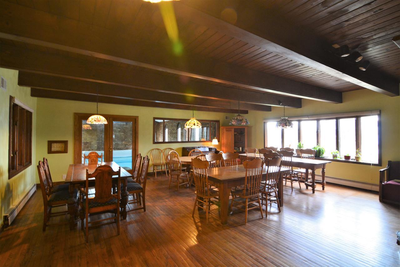 Hop & Vine Inn Fennville 外观 照片