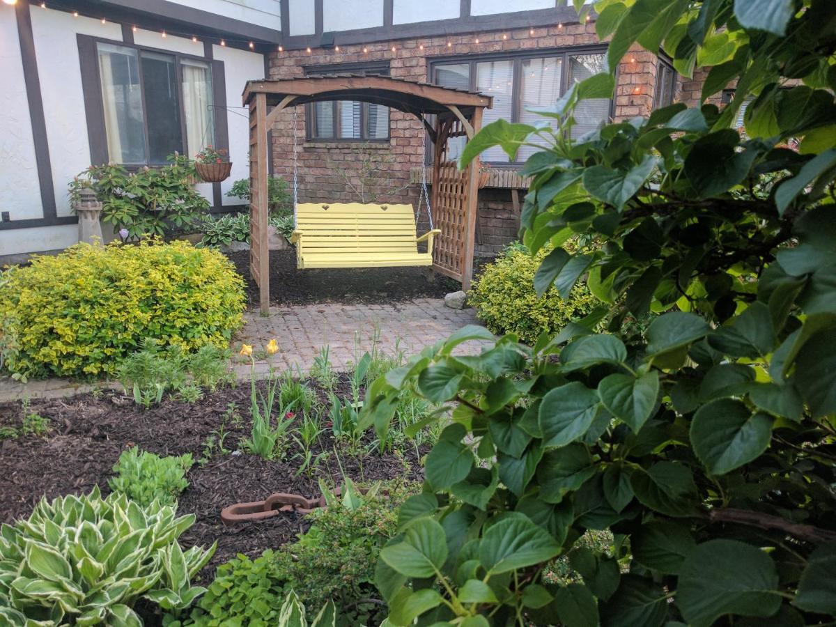Hop & Vine Inn Fennville 外观 照片